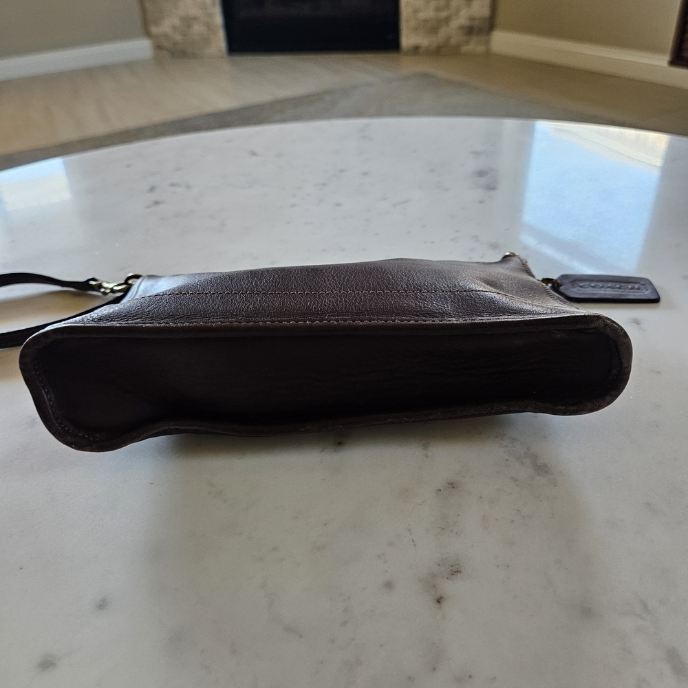 Vintage Coach Brown Leather Zip Wristlet Bag Style 9311 Hangtag Small Purse - Picture 10 of 13